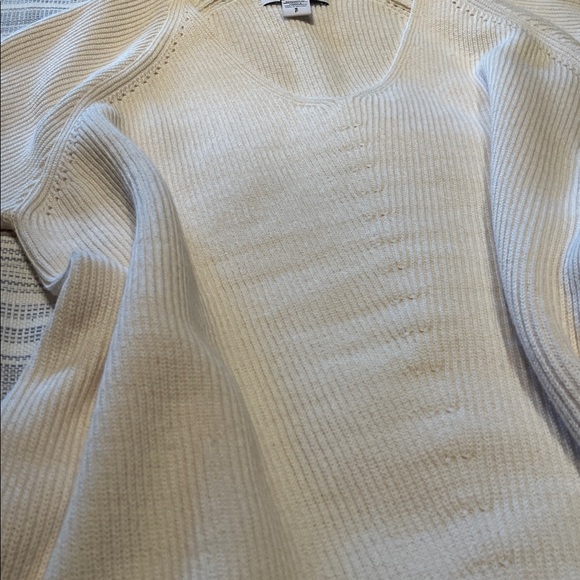 Athleta Women's V-Neck Sweater in Cream - Picture 3 of 5